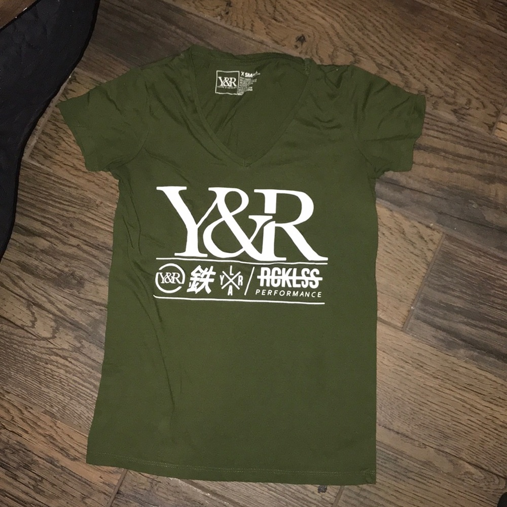 V neck top
